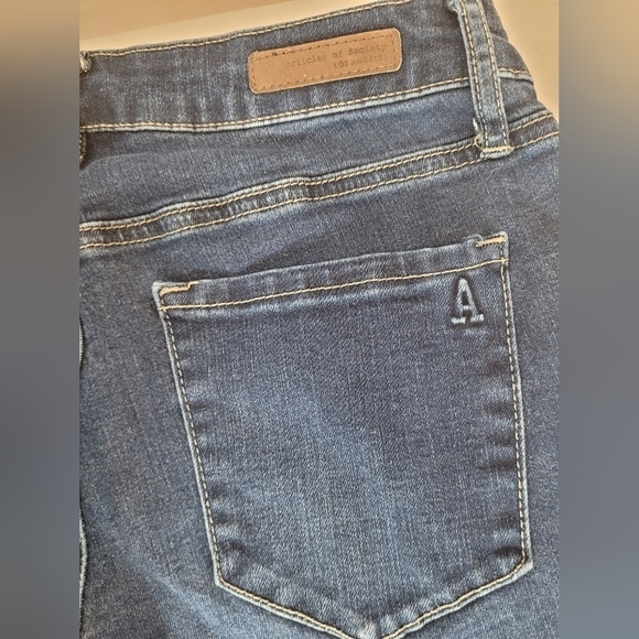 Articles of Society Low Rise Whiskered Denim Raw Hem Skinny Jeans - Size 25 - Picture 6 of 9